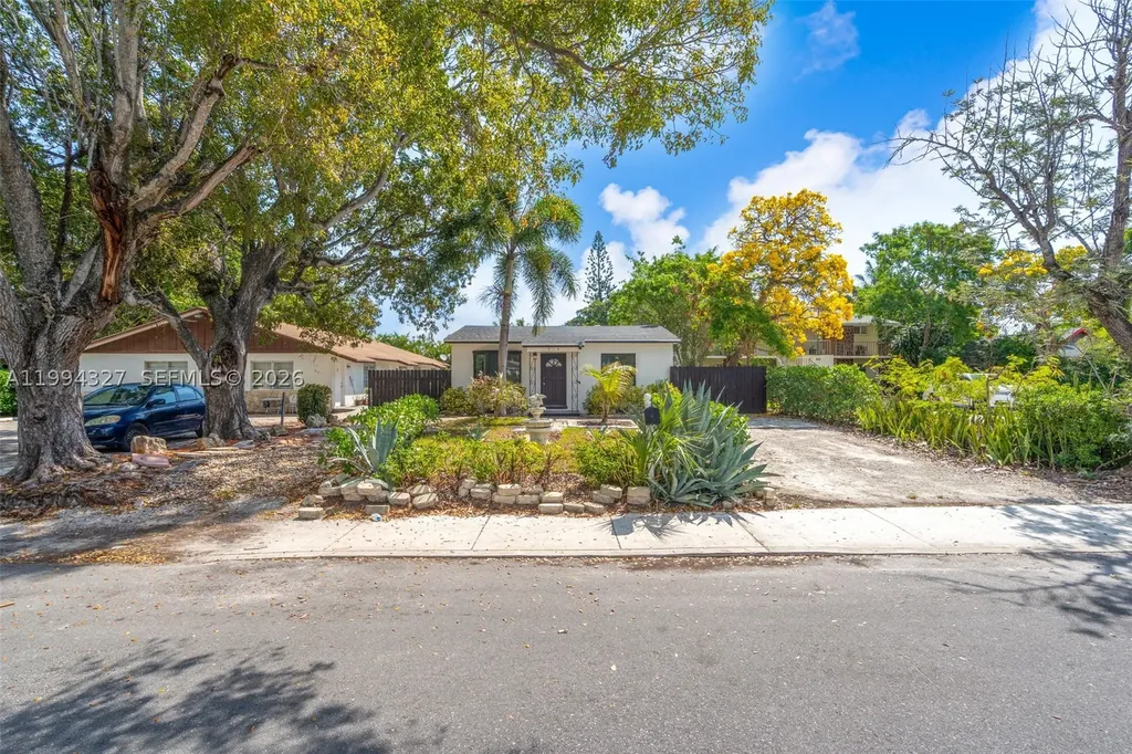 914 S L Street Lake Worth FL 33460