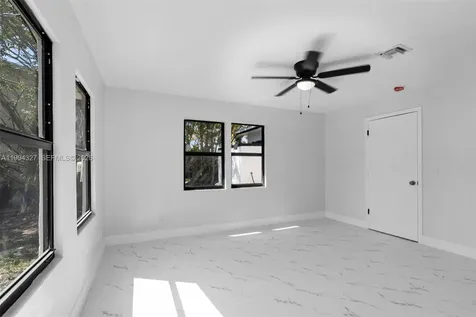 914 S L Street Lake Worth FL 33460