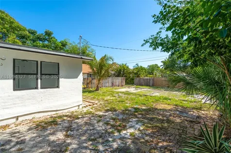 914 S L Street Lake Worth FL 33460