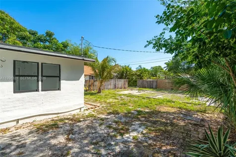 914 S L Street Lake Worth FL 33460