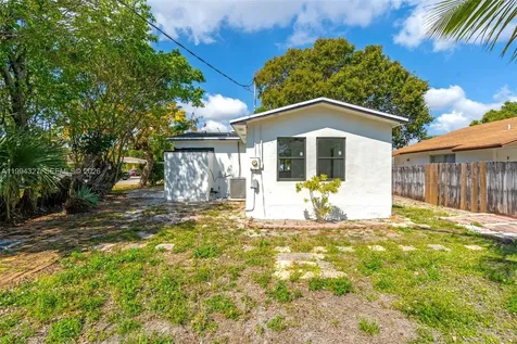 914 S L Street Lake Worth FL 33460
