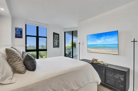 1000 Quayside Terrace Miami FL 33138
