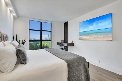 1000 Quayside Terrace Miami FL 33138