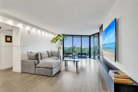 1000 Quayside Terrace Miami FL 33138