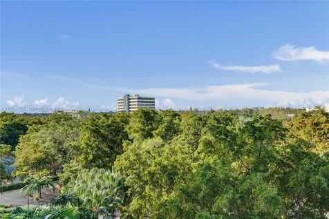 1000 Quayside Terrace Miami FL 33138