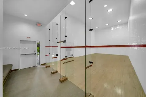 1000 Quayside Terrace Miami FL 33138