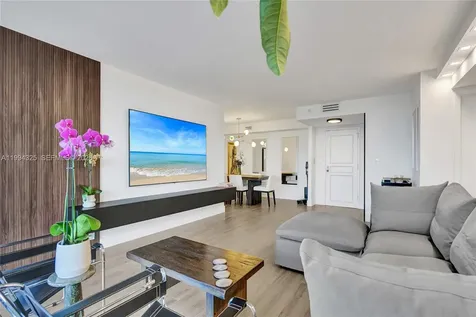 1000 Quayside Terrace Miami FL 33138
