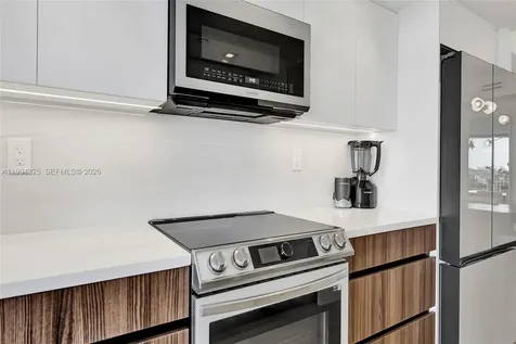 1000 Quayside Terrace Miami FL 33138