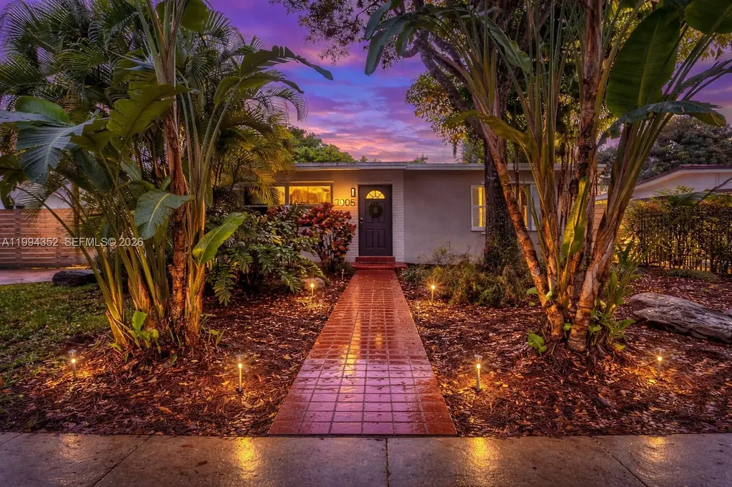 2905 SW 93rd Court Miami FL 33165