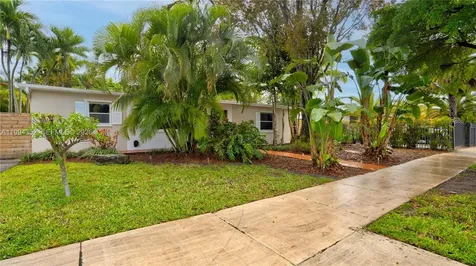 2905 SW 93rd Court Miami FL 33165