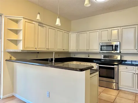 Pembroke Pines FL 33028