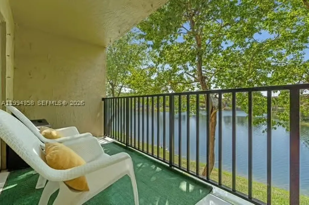 15430 SW 82nd Lane Miami FL 33193