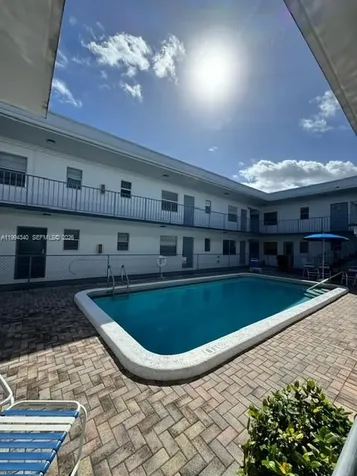 30 SE 4th Avenue Hallandale Beach FL 33009