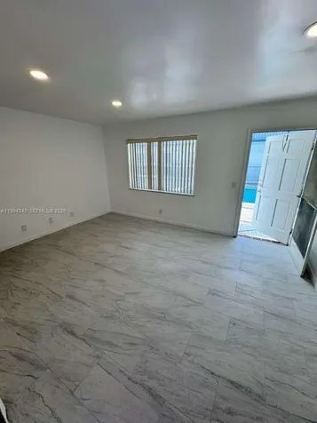 30 SE 4th Avenue Hallandale Beach FL 33009