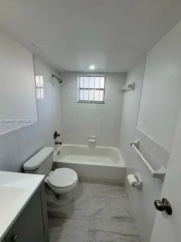 30 SE 4th Avenue Hallandale Beach FL 33009