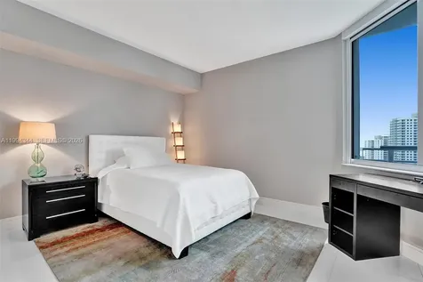 325 S Biscayne Boulevard Miami FL 33131