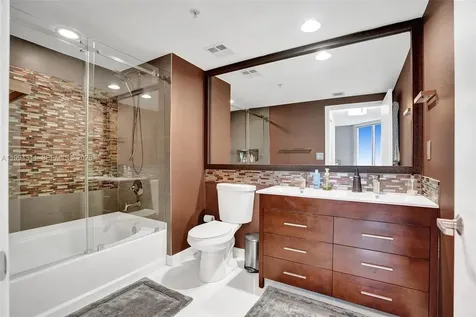 325 S Biscayne Boulevard Miami FL 33131