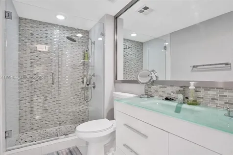 325 S Biscayne Boulevard Miami FL 33131