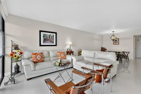 800 Parkview Drive Hallandale Beach FL 33009