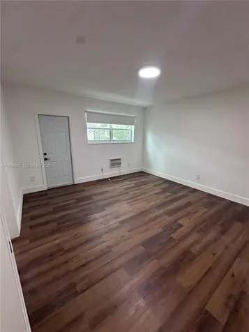7725 Carlyle Avenue Miami Beach FL 33141