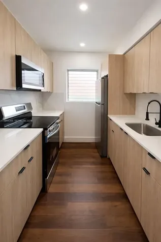 7725 Carlyle Avenue Miami Beach FL 33141