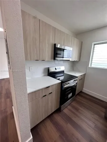 7725 Carlyle Avenue Miami Beach FL 33141