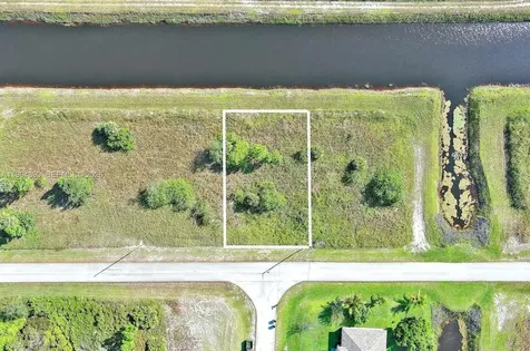 1134 Hudson Street E Lehigh Acres FL 33974