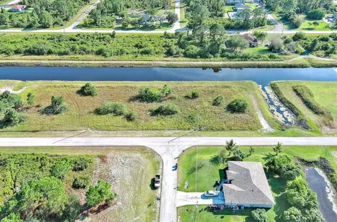 1134 Hudson Street E Lehigh Acres FL 33974