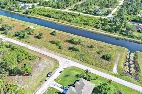 1134 Hudson Street E Lehigh Acres FL 33974
