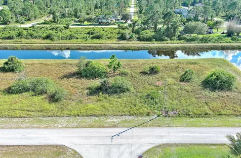 1134 Hudson Street E Lehigh Acres FL 33974
