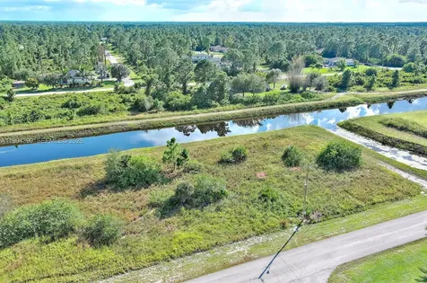 1134 Hudson Street E Lehigh Acres FL 33974