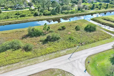 1134 Hudson Street E Lehigh Acres FL 33974