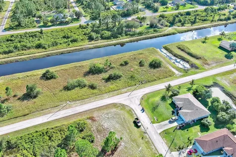 1134 Hudson Street E Lehigh Acres FL 33974