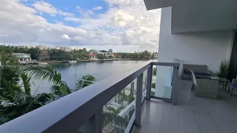 9261 E Bay Harbor Drive Bay Harbor Islands FL 33154
