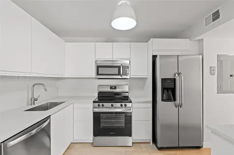 5845 Collins Avenue Miami Beach FL 33140
