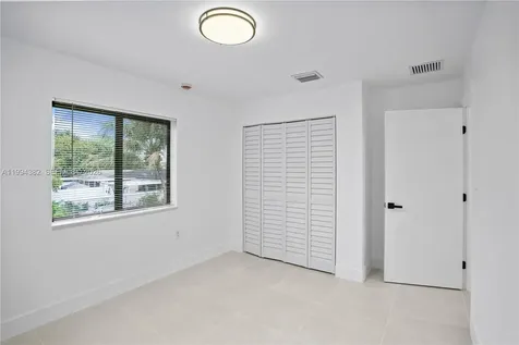 5823 NW 30th Avenue Miami FL 33142
