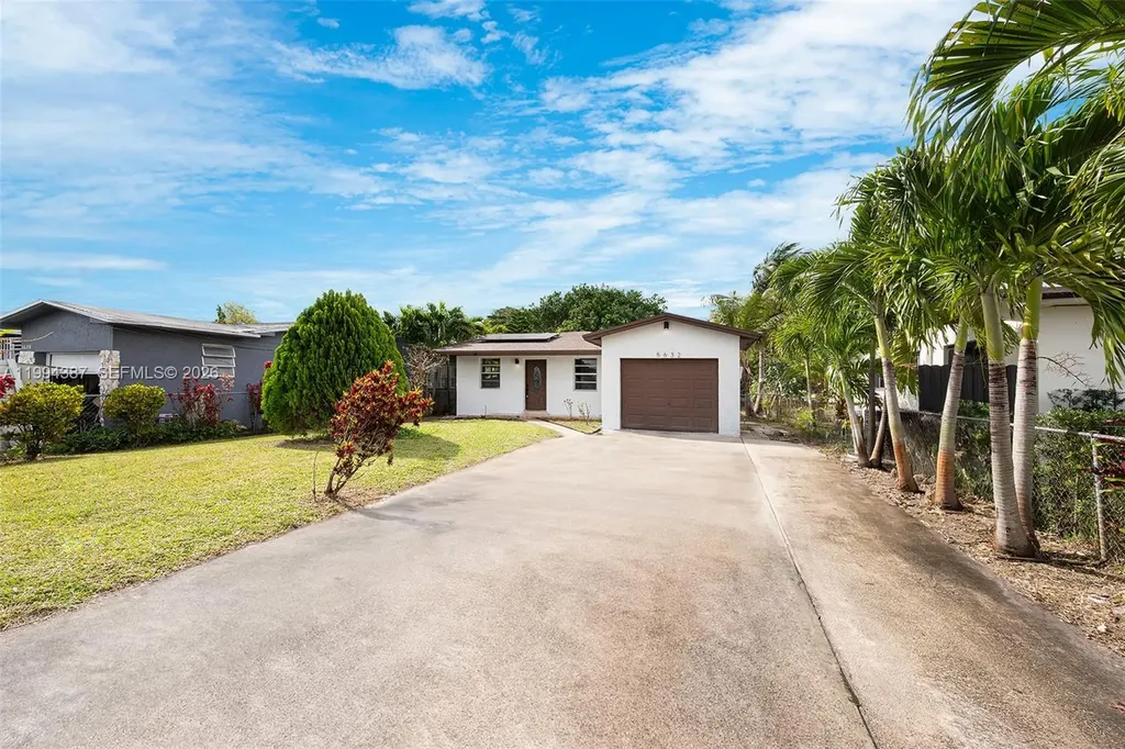 5632 SW 19th Street West Park FL 33023
