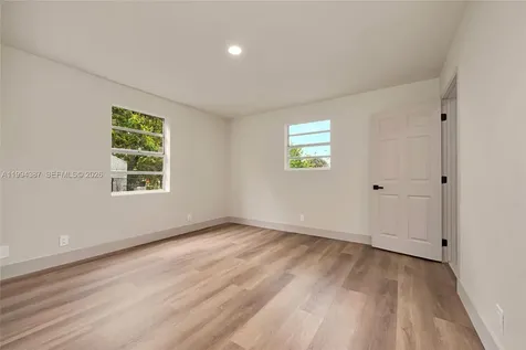 5632 SW 19th Street West Park FL 33023