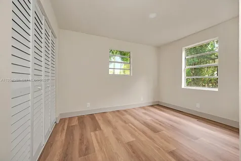 5632 SW 19th Street West Park FL 33023