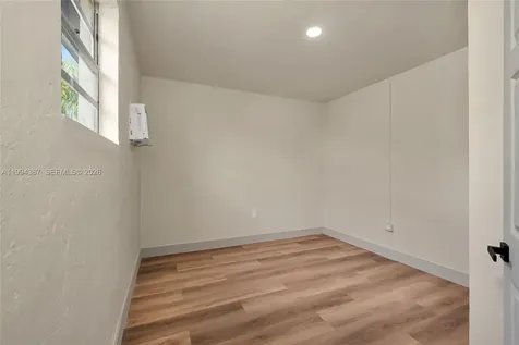 5632 SW 19th Street West Park FL 33023