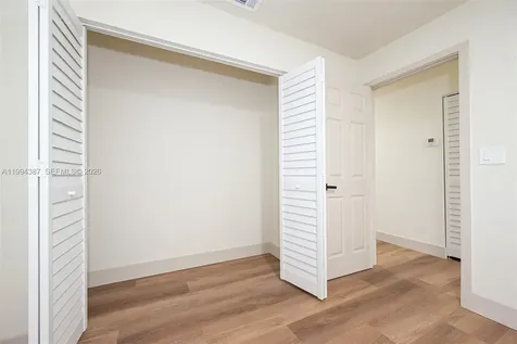 5632 SW 19th Street West Park FL 33023