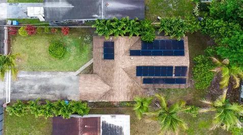 5632 SW 19th Street West Park FL 33023