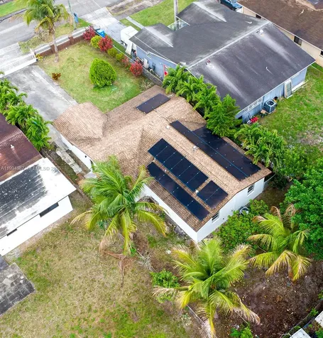 5632 SW 19th Street West Park FL 33023