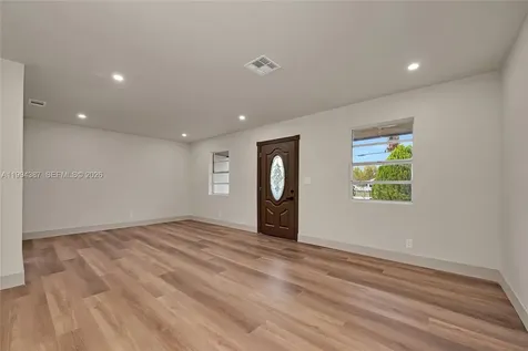 5632 SW 19th Street West Park FL 33023