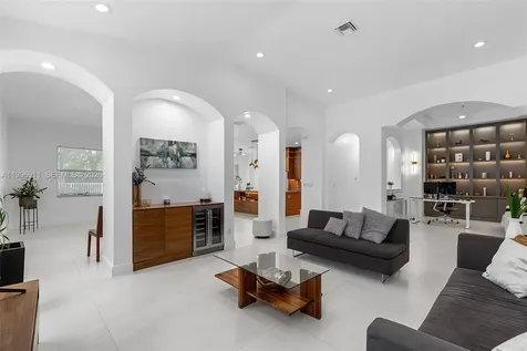 3870 E Hibiscus Street Weston FL 33332