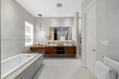 3870 E Hibiscus Street Weston FL 33332