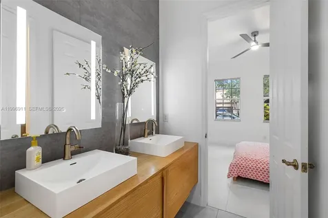 3870 E Hibiscus Street Weston FL 33332