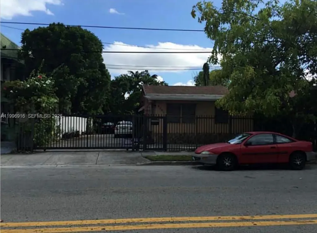 2528 SW 16th Street Miami FL 33145