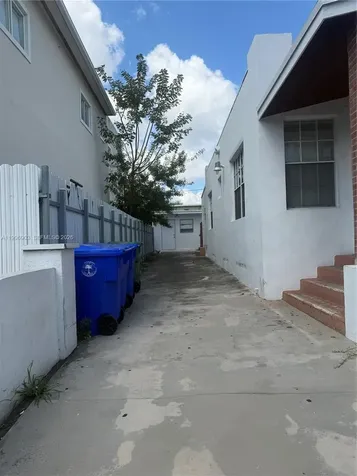 634 SW 10th Avenue Miami FL 33130