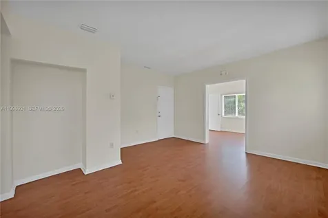 109 NW 6th Avenue Miami FL 33128